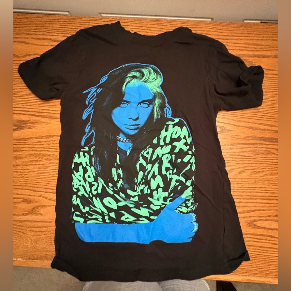Hot Topic Black and Blue Graphic Tee